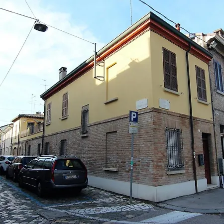 Via Zagarelli Alle Mura 80 *