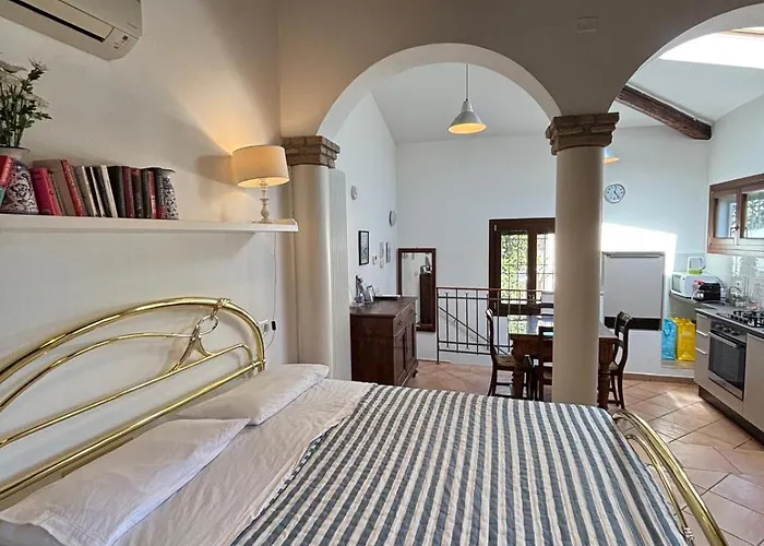 Via Zagarelli Alle Mura 80 *